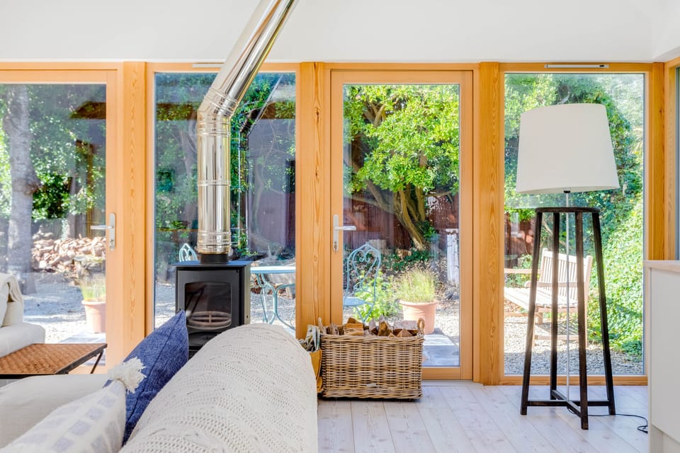 Cottage | Living room | Fireplace