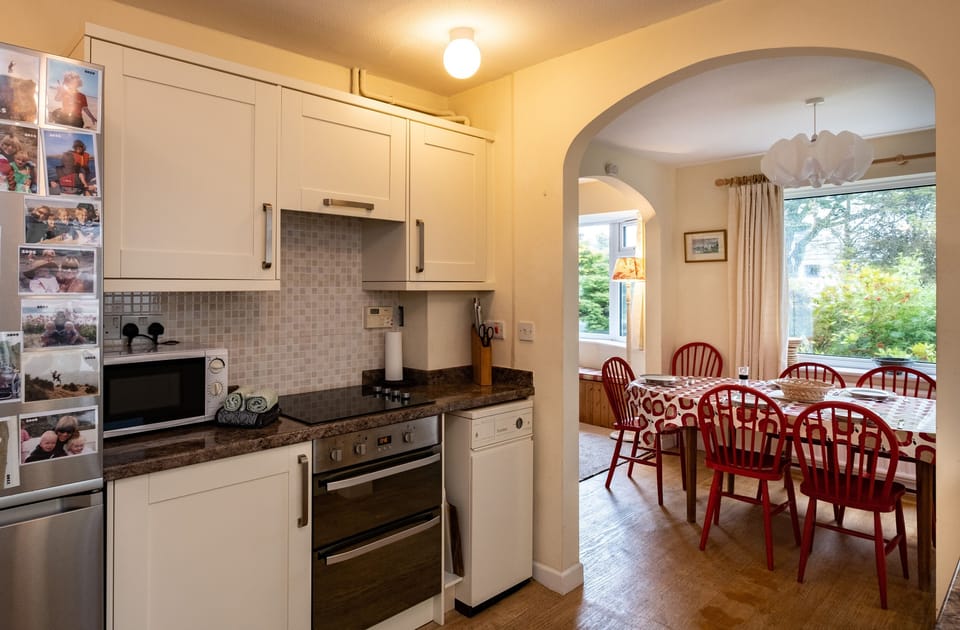 Fridge, microwave, dishwasher, cookware/dishes/utensils