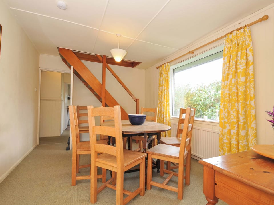 Cottage | Dining