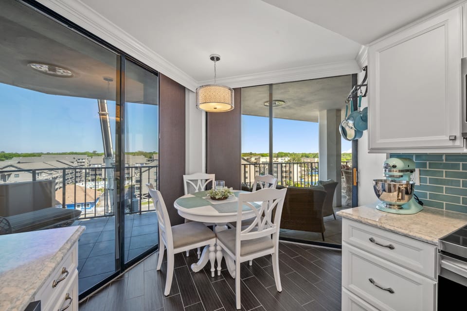 Dining area in Kitchen
