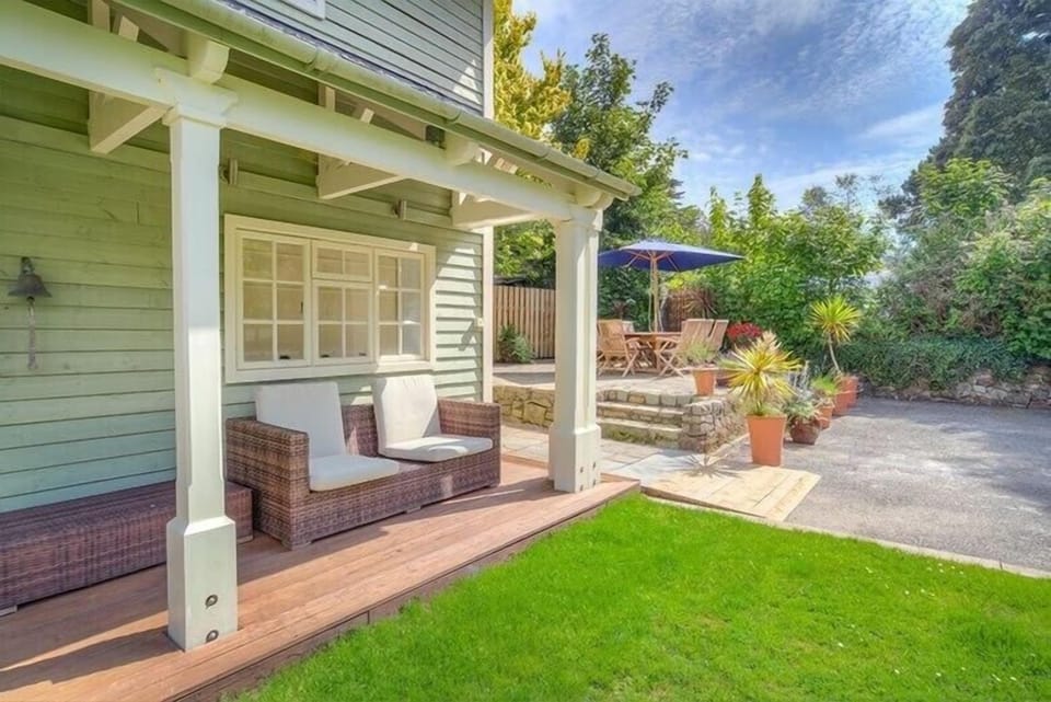 Cottage | Interior