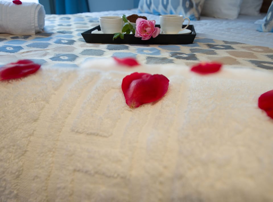 Economy Double Room | Desk, laptop workspace, blackout drapes, soundproofing