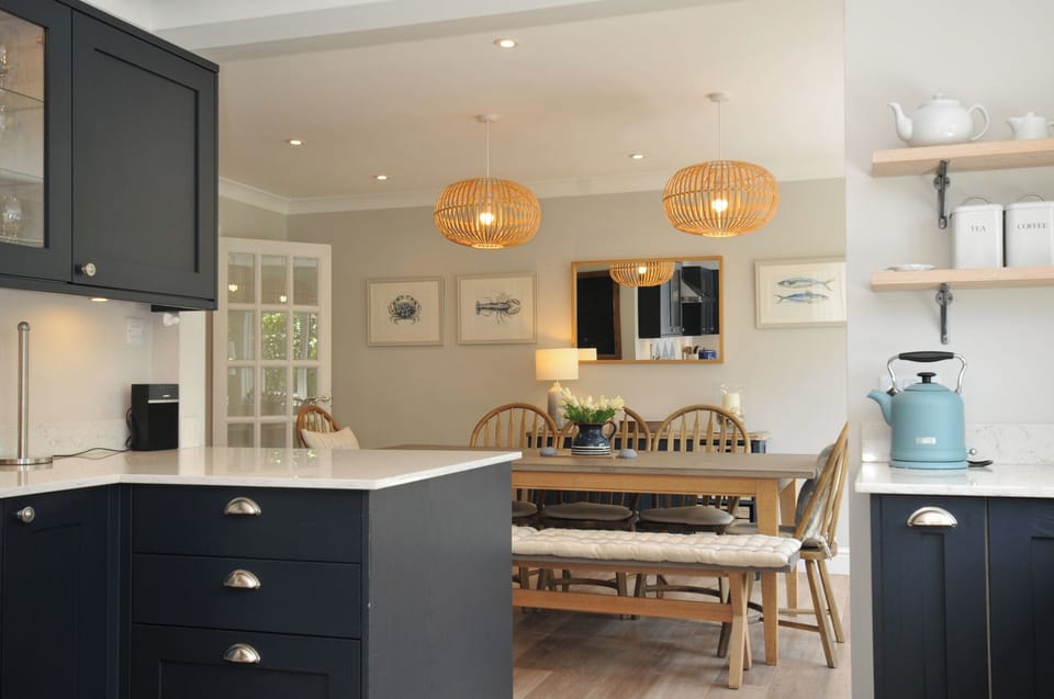 Cottage | Dining