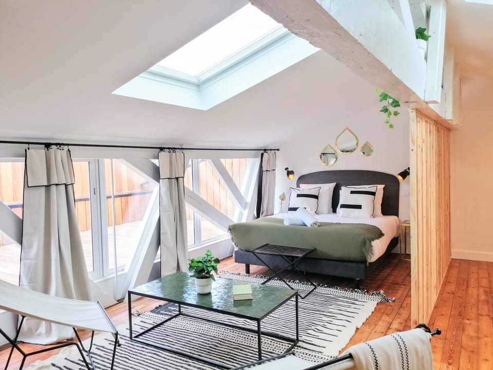 Studio Suite | Premium bedding, individually decorated, individually furnished