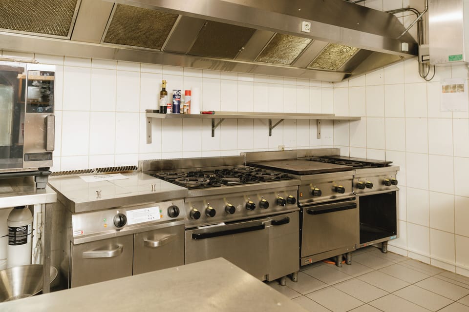 Deluxe Villa | Private kitchen | Oven, dishwasher, coffee/tea maker, electric kettle