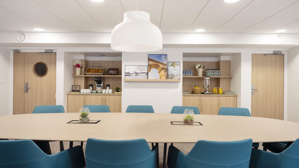 Meeting facility