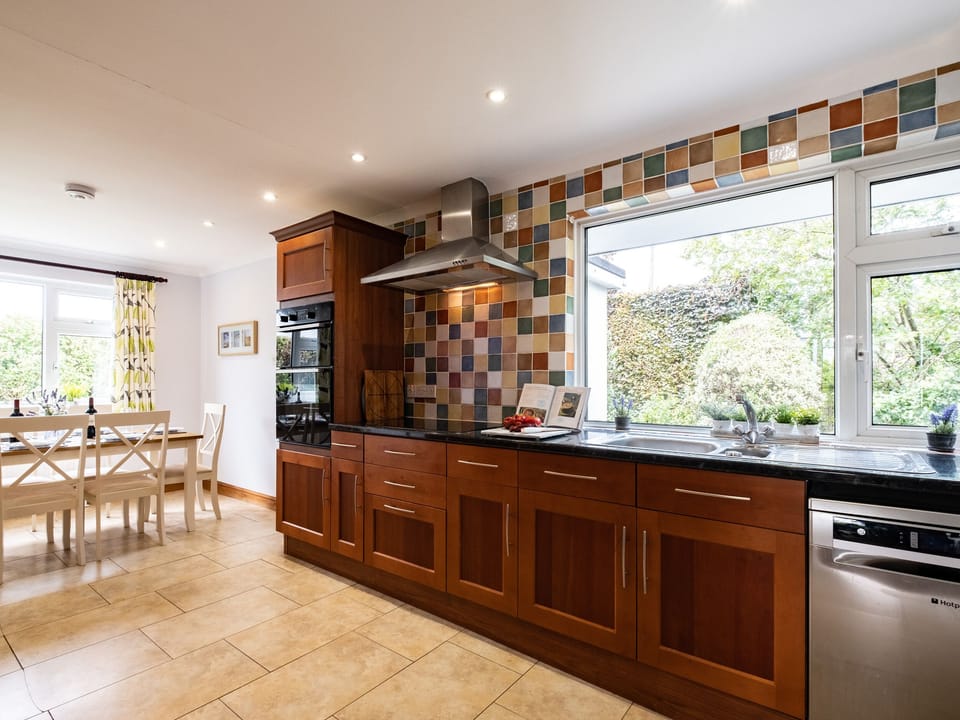 Cottage | Private kitchen | Fridge, microwave, dishwasher, electric kettle