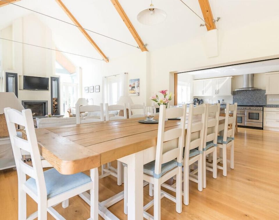 Cottage | Interior