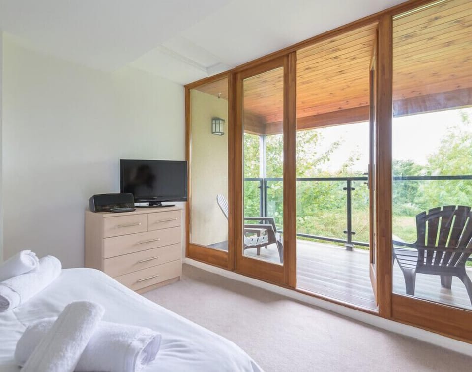 Cottage | 4 bedrooms, individually decorated, individually furnished, free WiFi