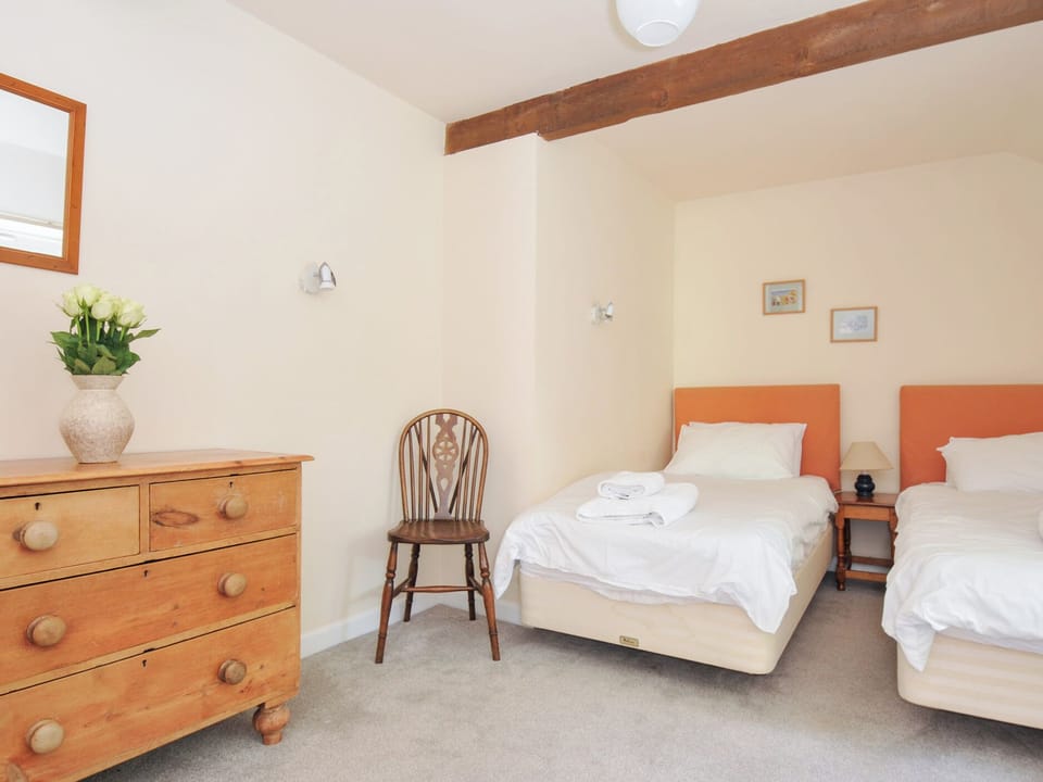Cottage | 2 bedrooms, individually decorated, individually furnished, free WiFi