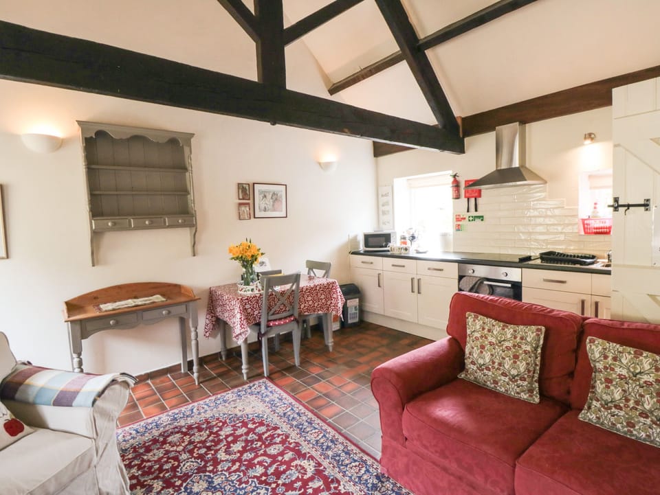 Cottage | Living room | Fireplace