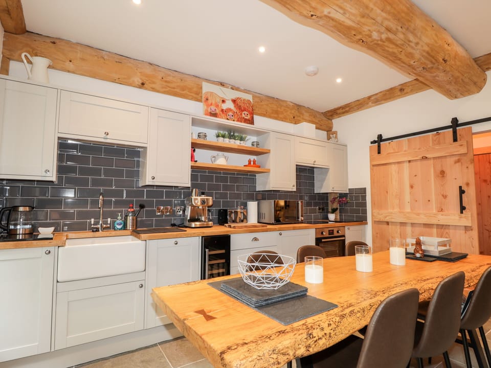Cottage | Interior