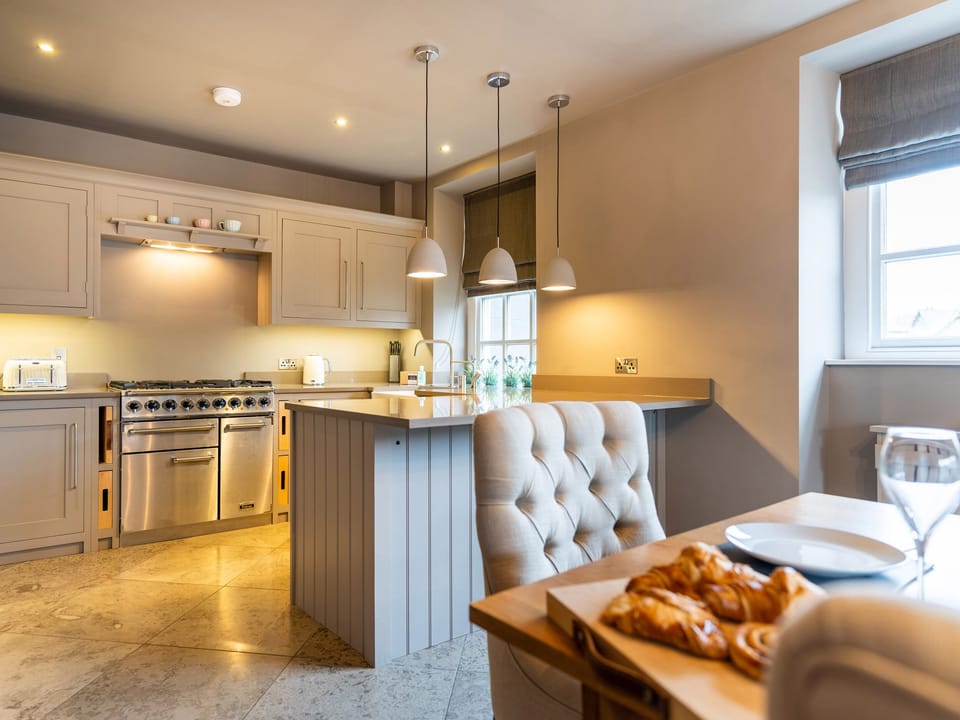 Cottage | Private kitchen | Fridge, dishwasher, electric kettle, toaster