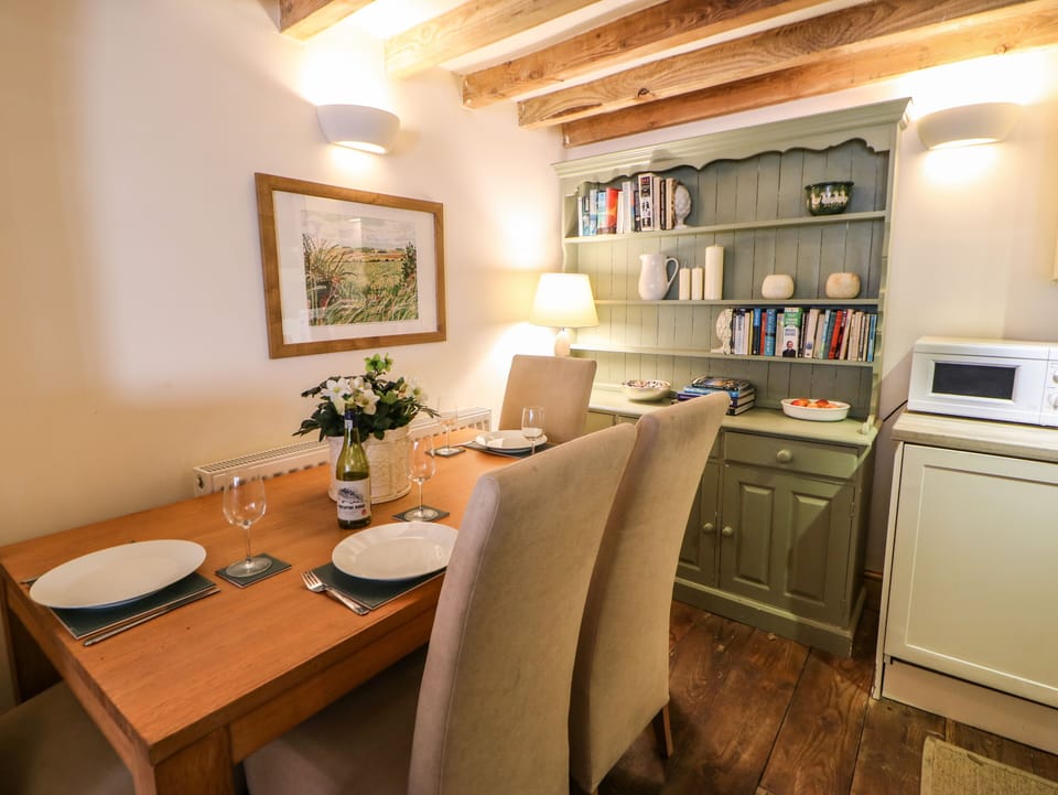 Cottage | Interior