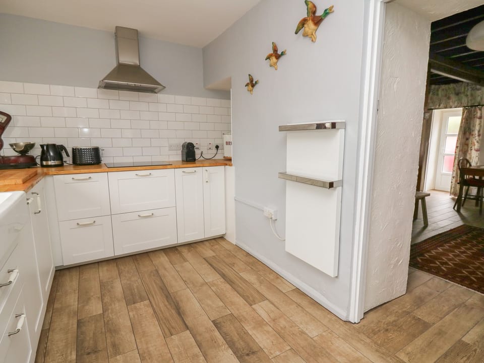Cottage | Private kitchen | Fridge, dishwasher, electric kettle, toaster