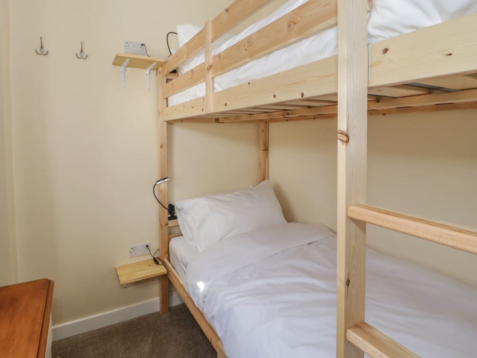 Cottage | 3 bedrooms, individually decorated, individually furnished, free WiFi