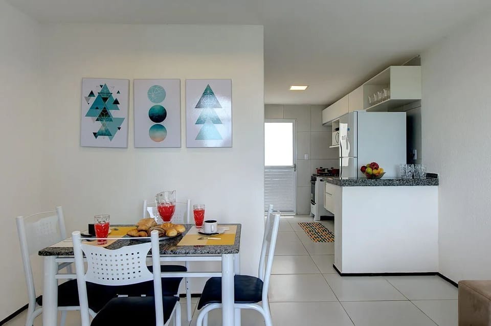 Deluxe House | Dining