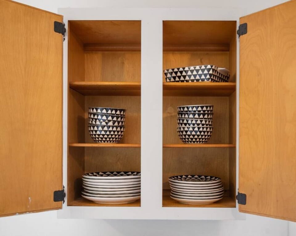 Plates and bowls for guest use.
