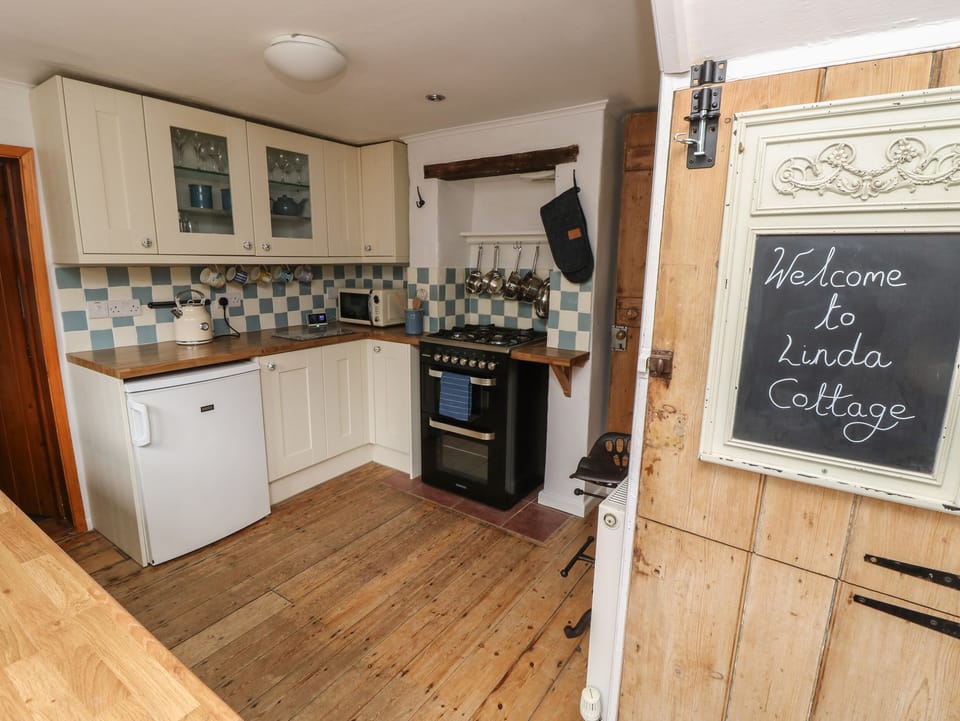 Cottage | Interior