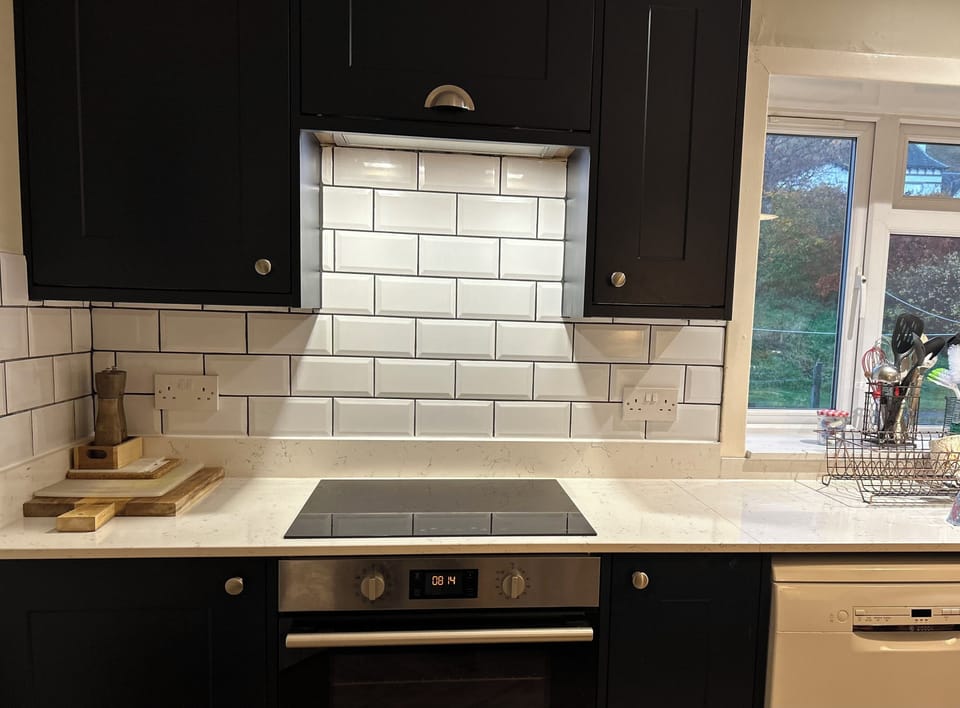 Cottage | Private kitchen | Fridge, microwave, dishwasher, electric kettle