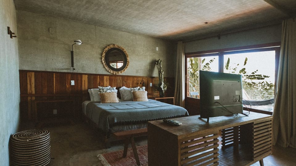 Minibar, in-room safe, laptop workspace, blackout drapes