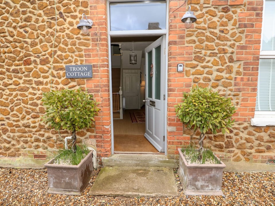 Cottage | Interior
