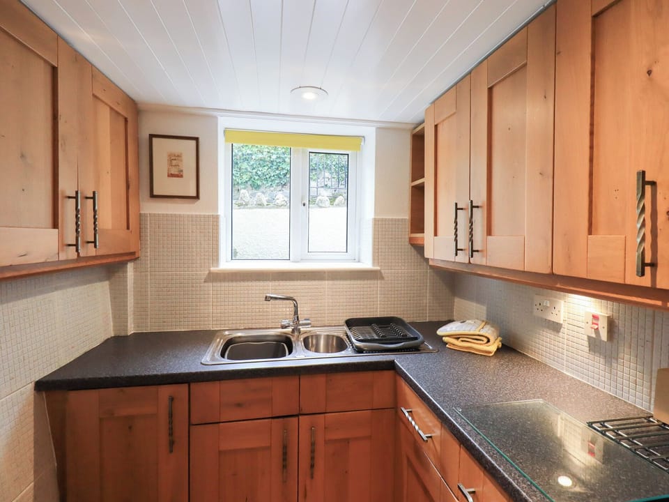 Fridge, electric kettle, toaster, cookware/dishes/utensils