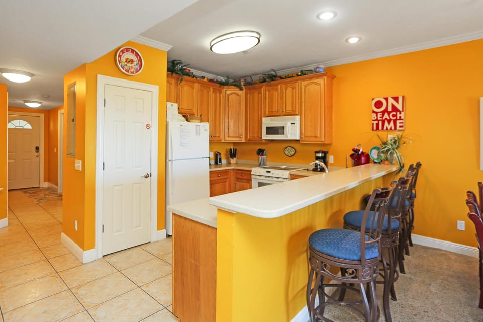 Condo, Multiple Beds (Dunes Club 1C) | Private kitchen