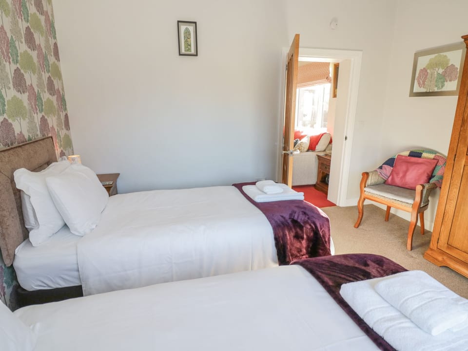Cottage | 3 bedrooms, individually decorated, individually furnished, free WiFi