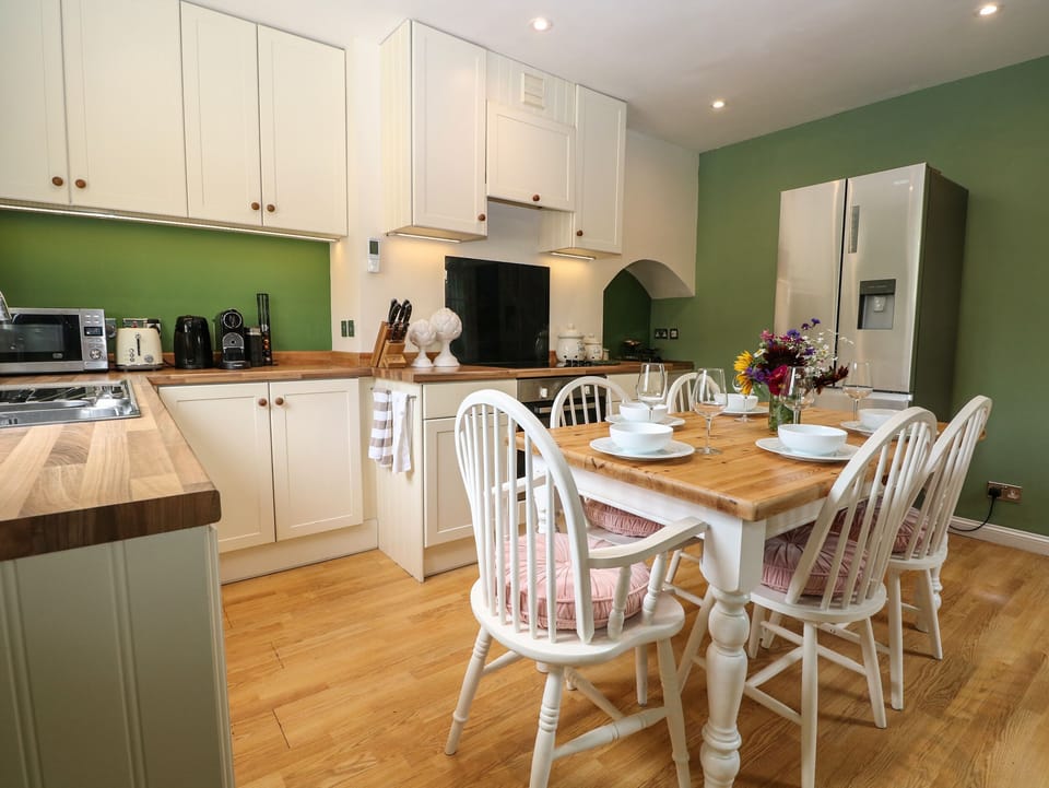 Cottage | Interior