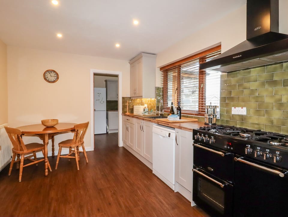 Cottage | Interior