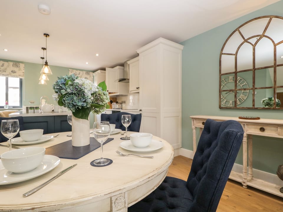 Cottage | Interior