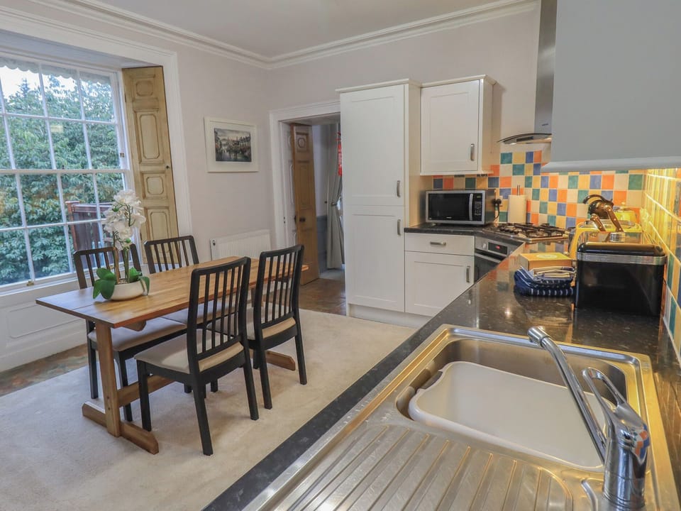 Cottage | Interior
