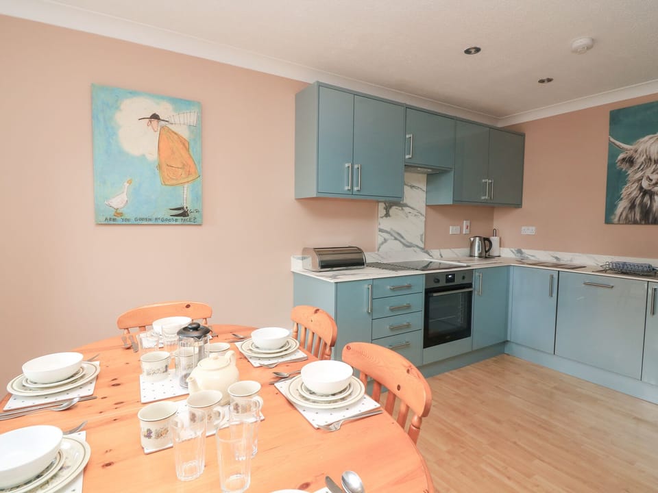 Cottage | Private kitchen | Fridge, microwave, dishwasher, electric kettle