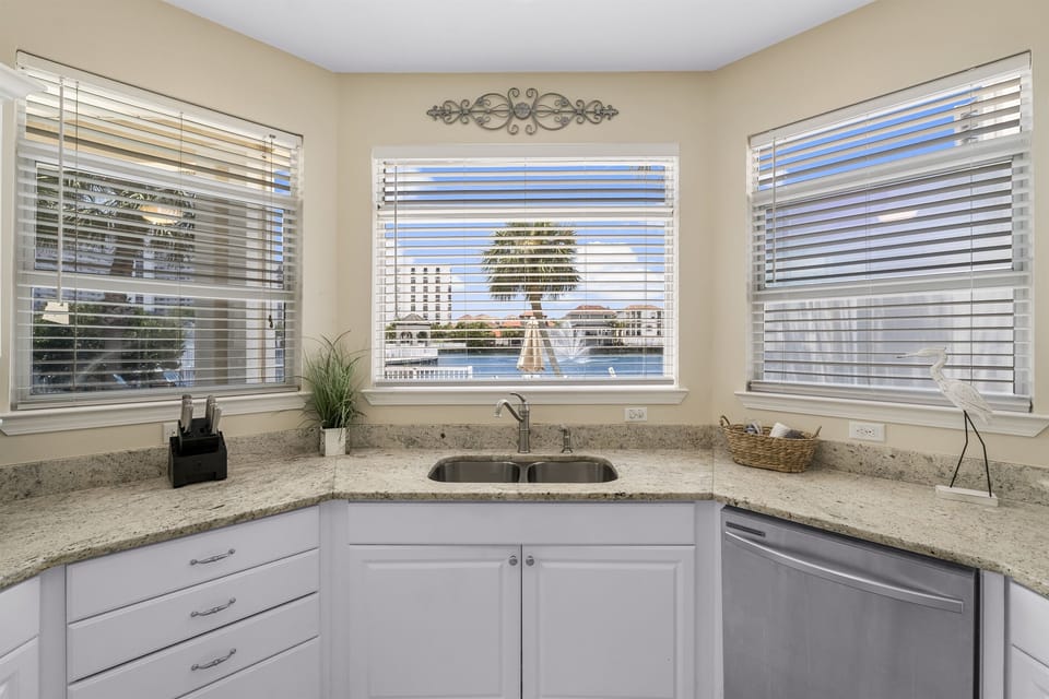 Spacious kitchen where you can prepare home-cooked meals - no need to go out!