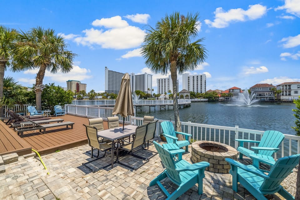 Beautiful views and cooling breezes poolside