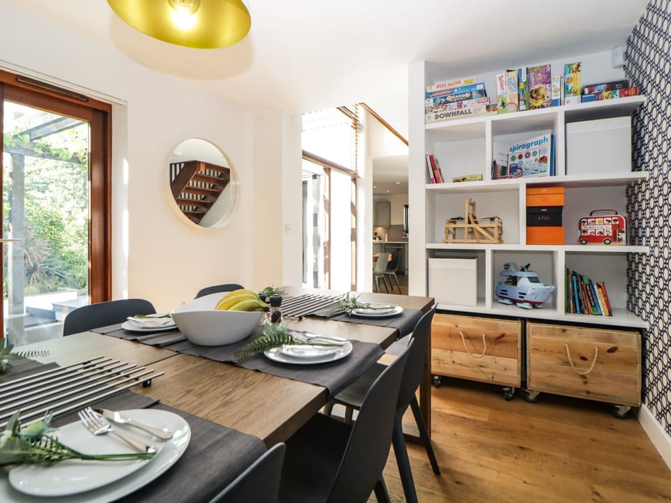 Cottage | Interior