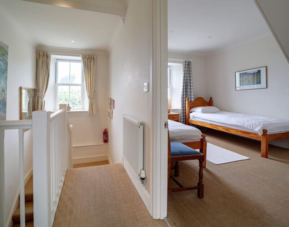 Cottage | 5 bedrooms, individually decorated, individually furnished, free WiFi