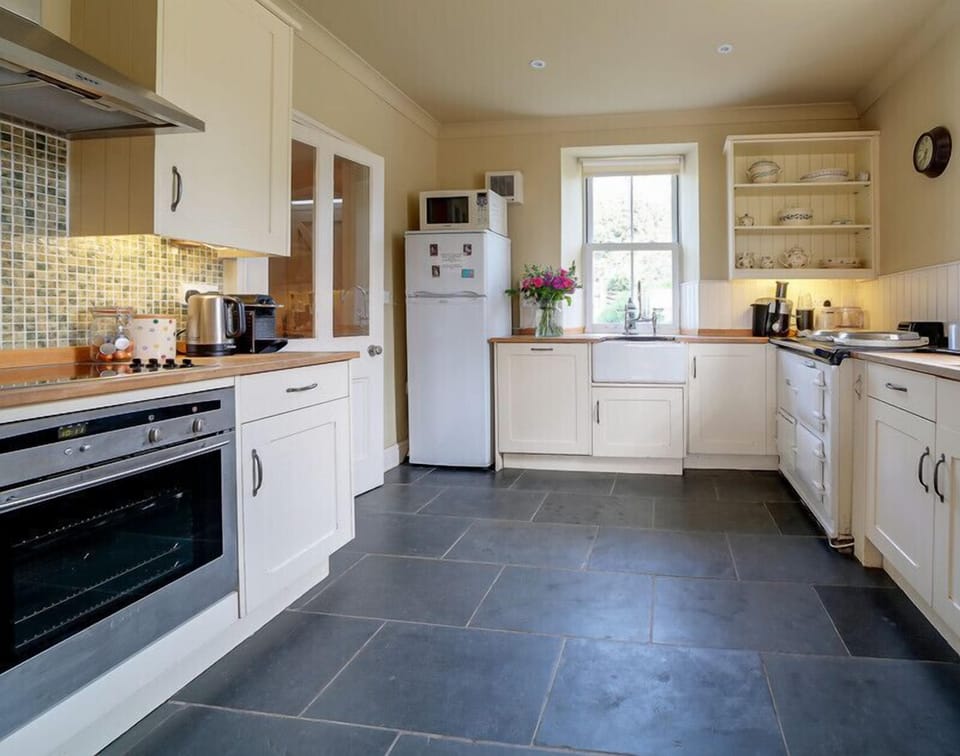 Cottage | Interior