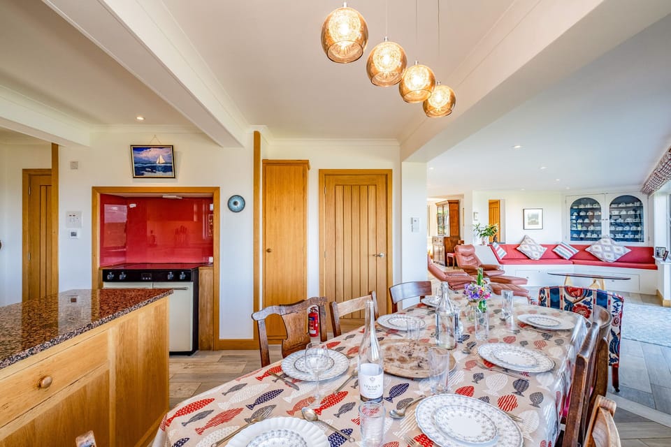 Cottage | Interior