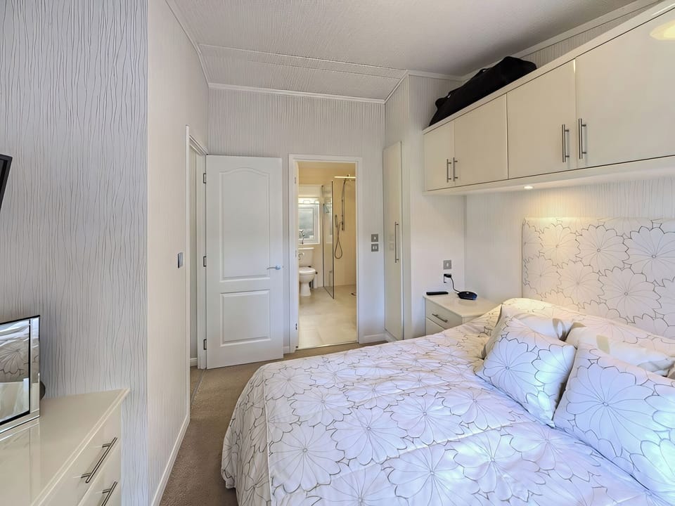 3 bedrooms, individually decorated, individually furnished, free WiFi