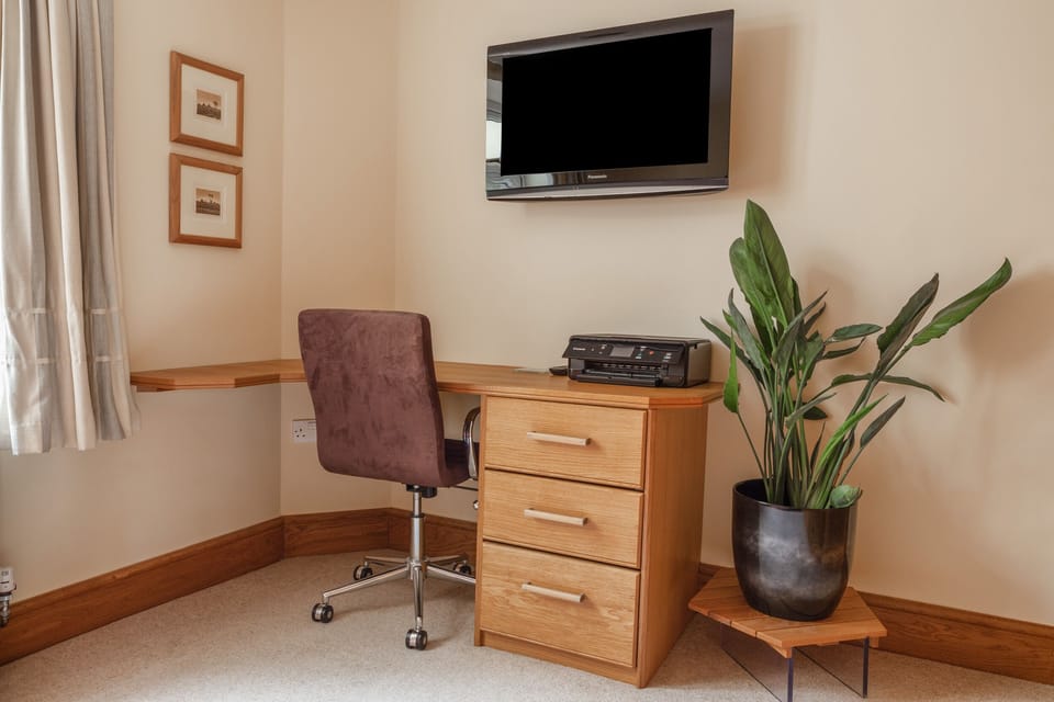 Cottage | 4 bedrooms, individually decorated, individually furnished, free WiFi