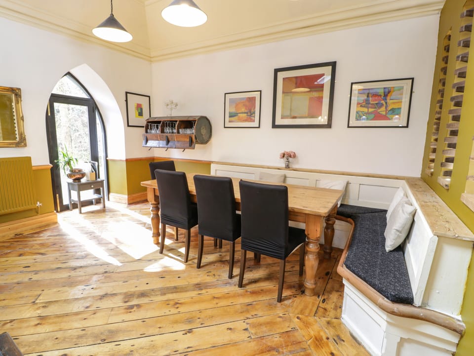 Cottage | Private kitchen | Fridge, microwave, dishwasher, electric kettle