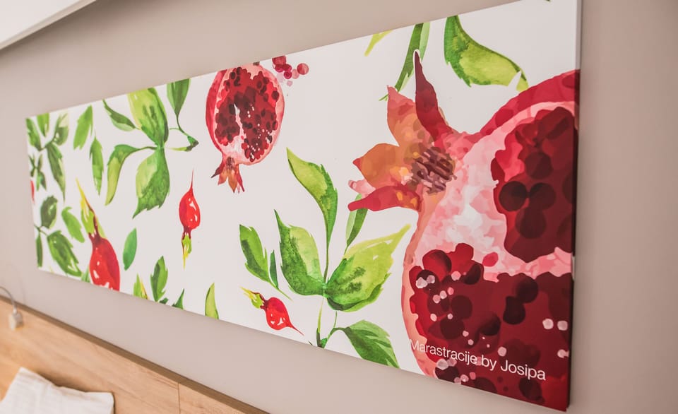 Deluxe Quadruple Room | In-room safe, desk, blackout drapes, soundproofing