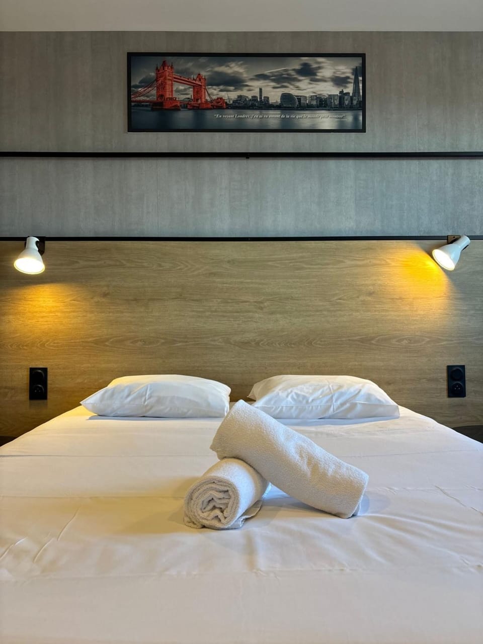 Comfort Room, 1 Double Bed | Individually decorated, individually furnished, desk, laptop workspace