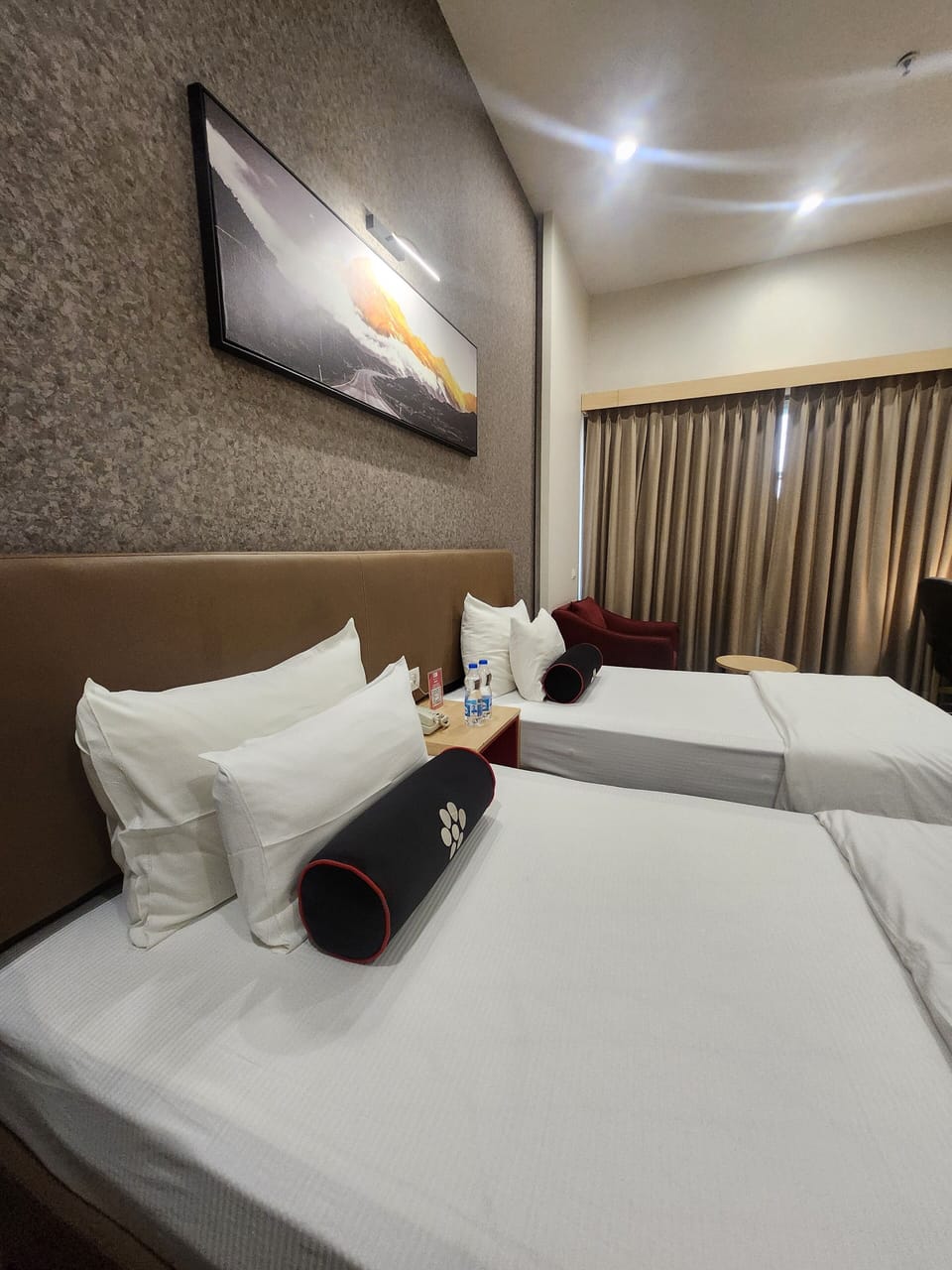 Minibar, in-room safe, iron/ironing board, free WiFi