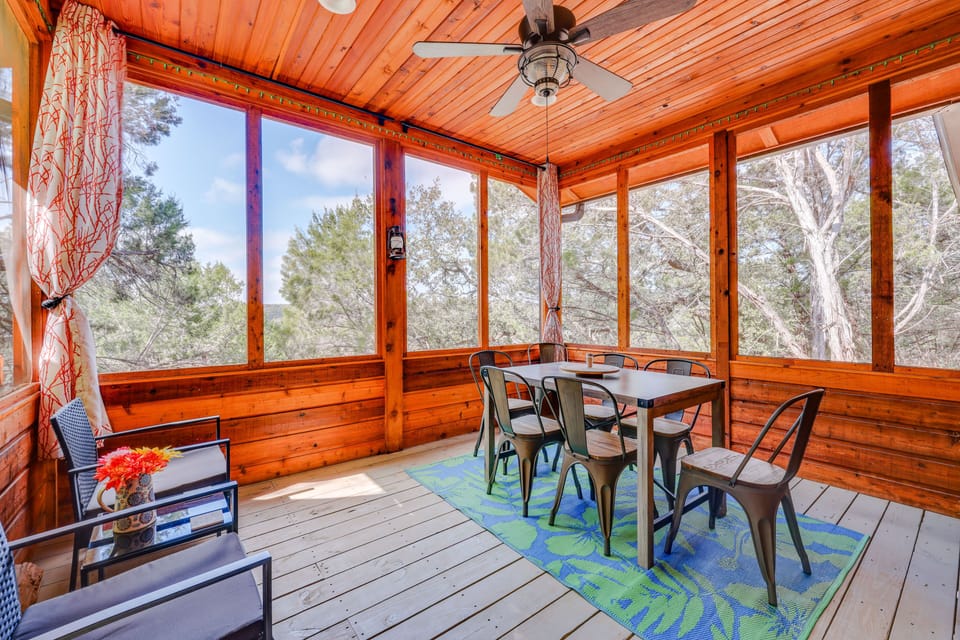 Screened-In Porch