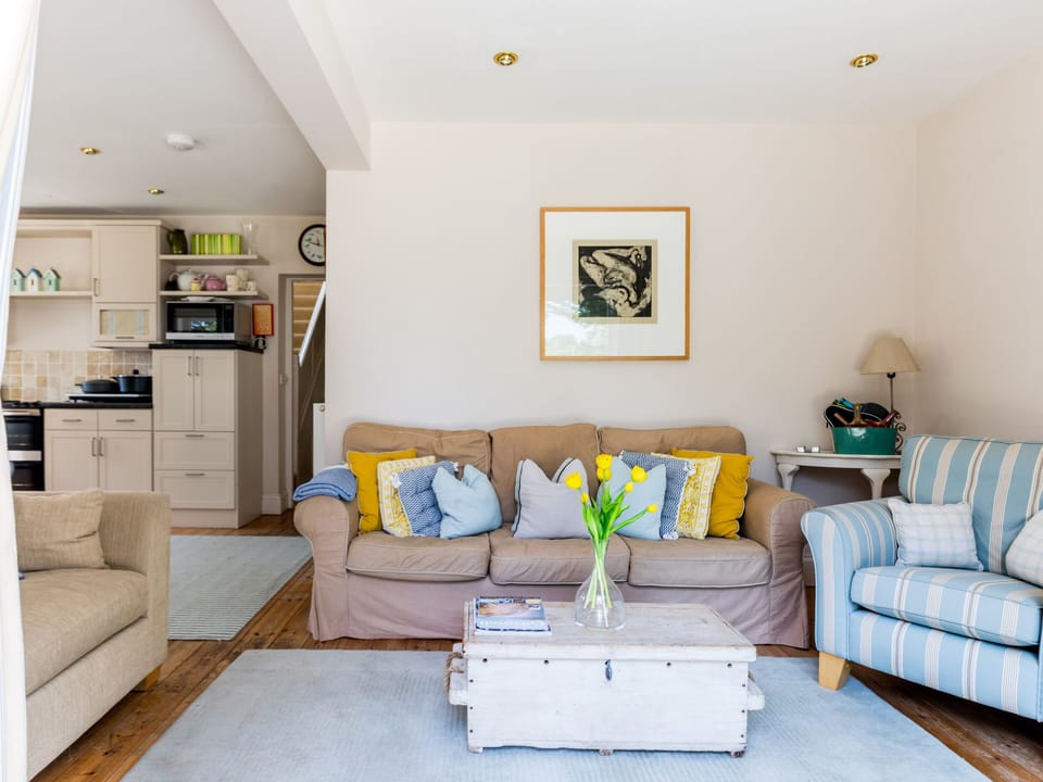 Cottage | Living area | Fireplace, DVD player, foosball
