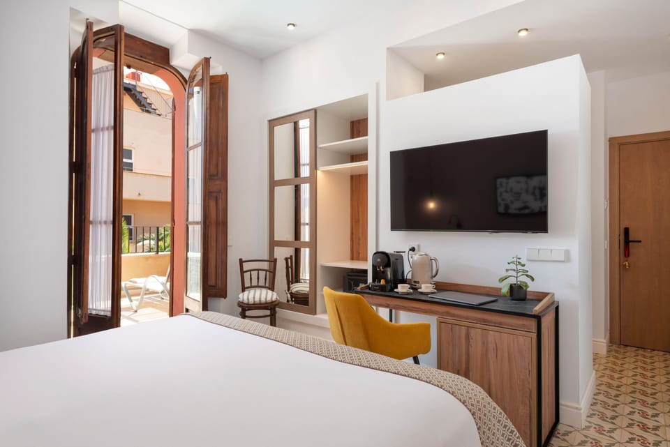 Exclusive Double Room, Terrace | Premium bedding, down comforters, minibar, in-room safe
