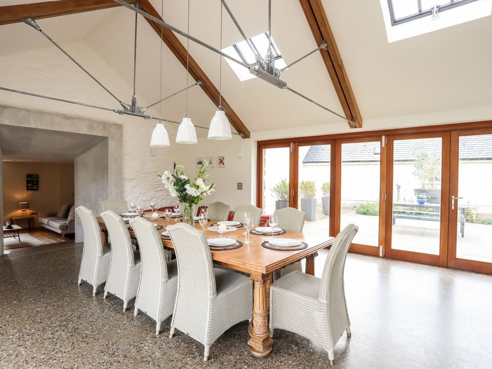 Cottage | Private kitchen | Fridge, microwave, dishwasher, electric kettle